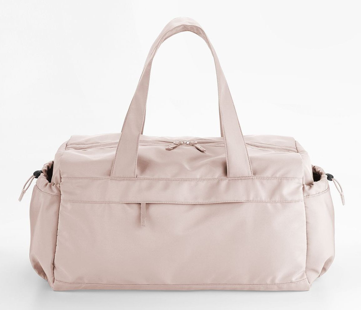 STUDIO HOLDALL
